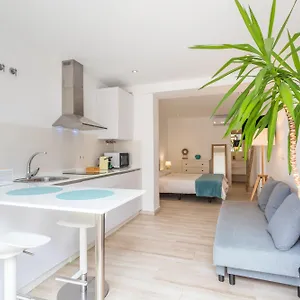 Malabau Beach House Apartment
